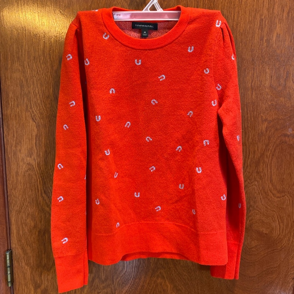 Banana Republic Horseshoe Print Sweater, Red, size Medium